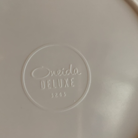 Vintage Oneida Deluxe 3243 Goldilocks and the 3 Bears melamine plate and bowl. - Picture 13 of 13